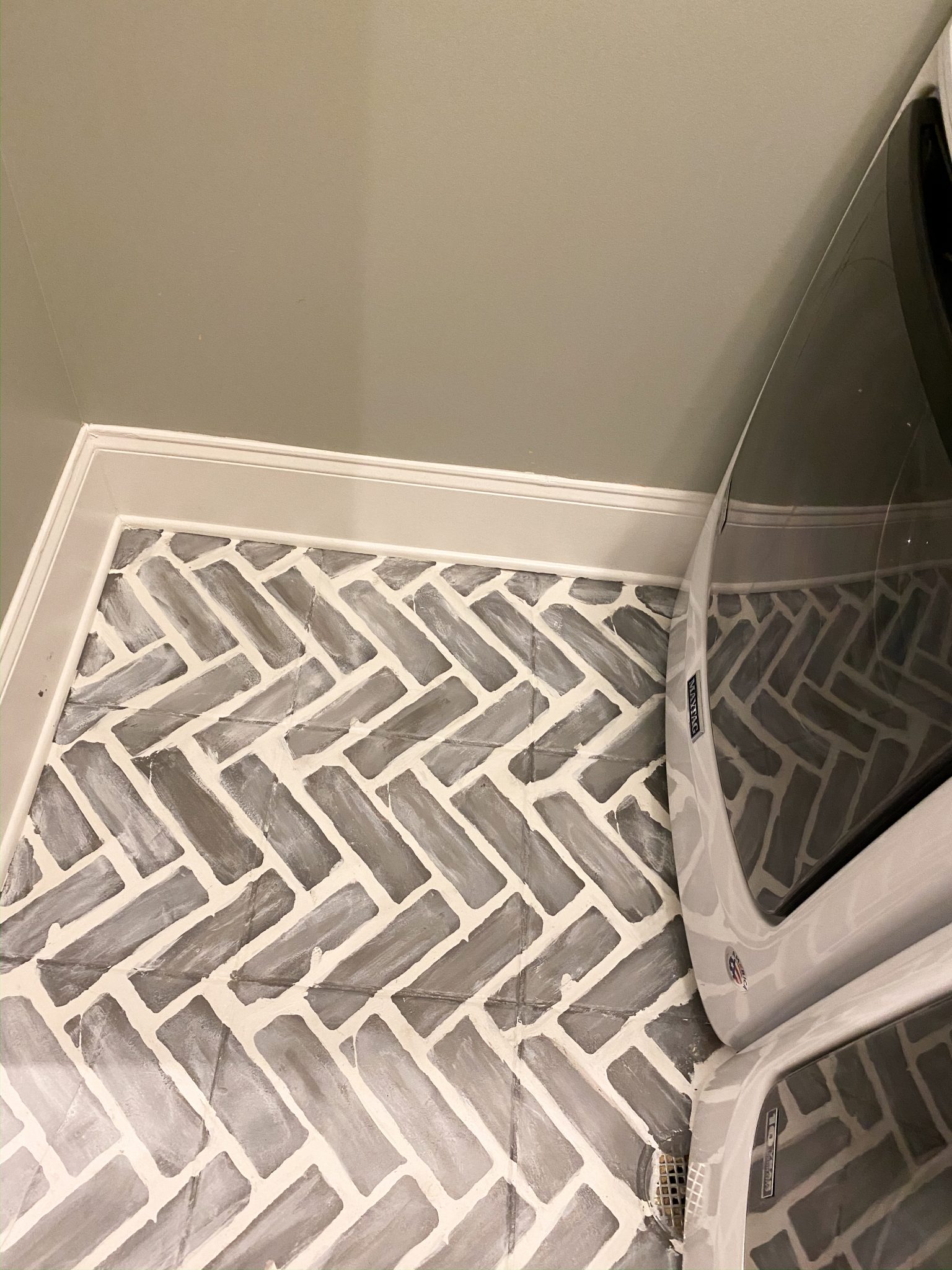 How to stencil a tile floor to look like faux brick. Cribbs Style