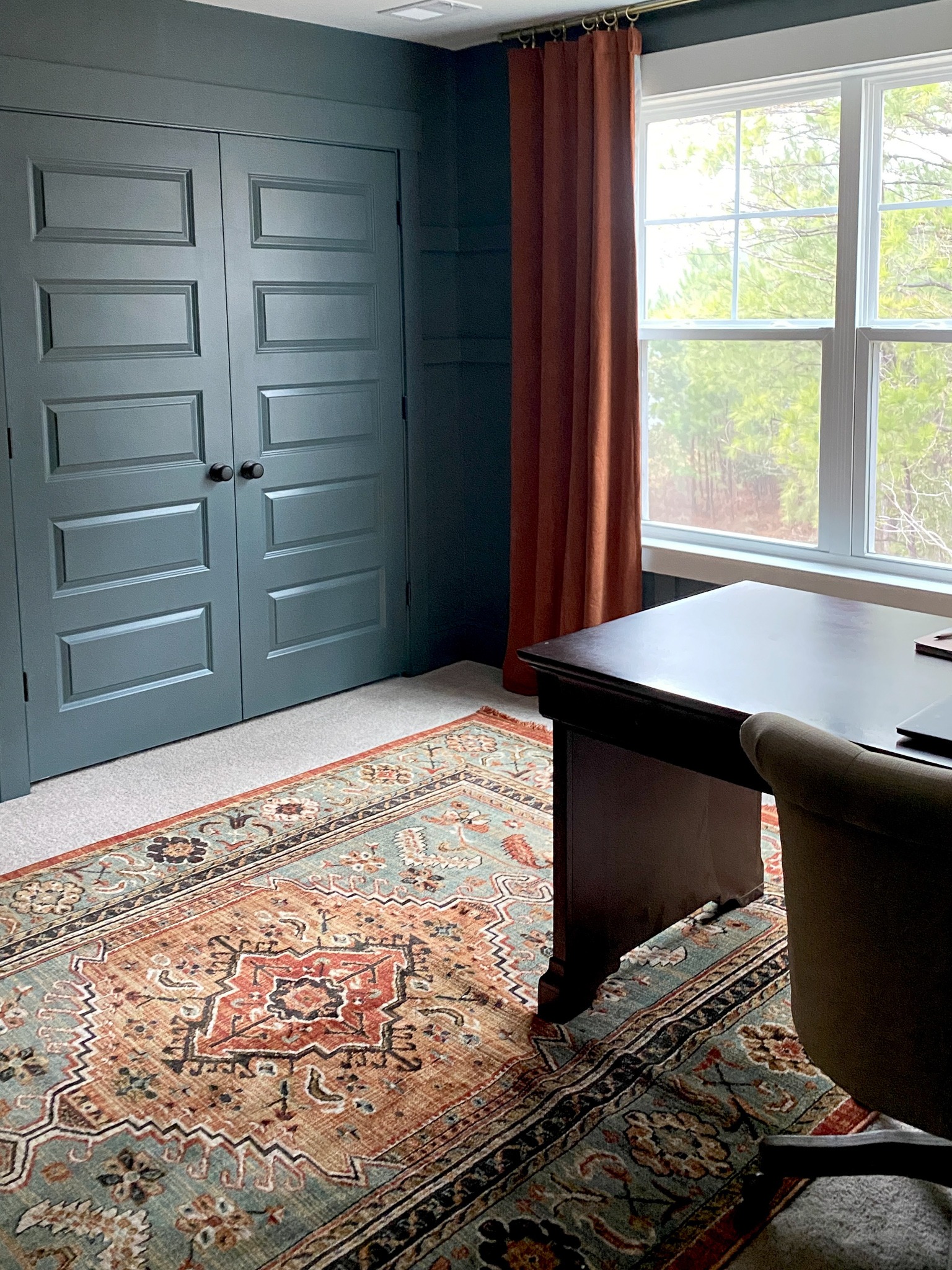 How to use a moody dark green paint as a neutral - Cribbs Style