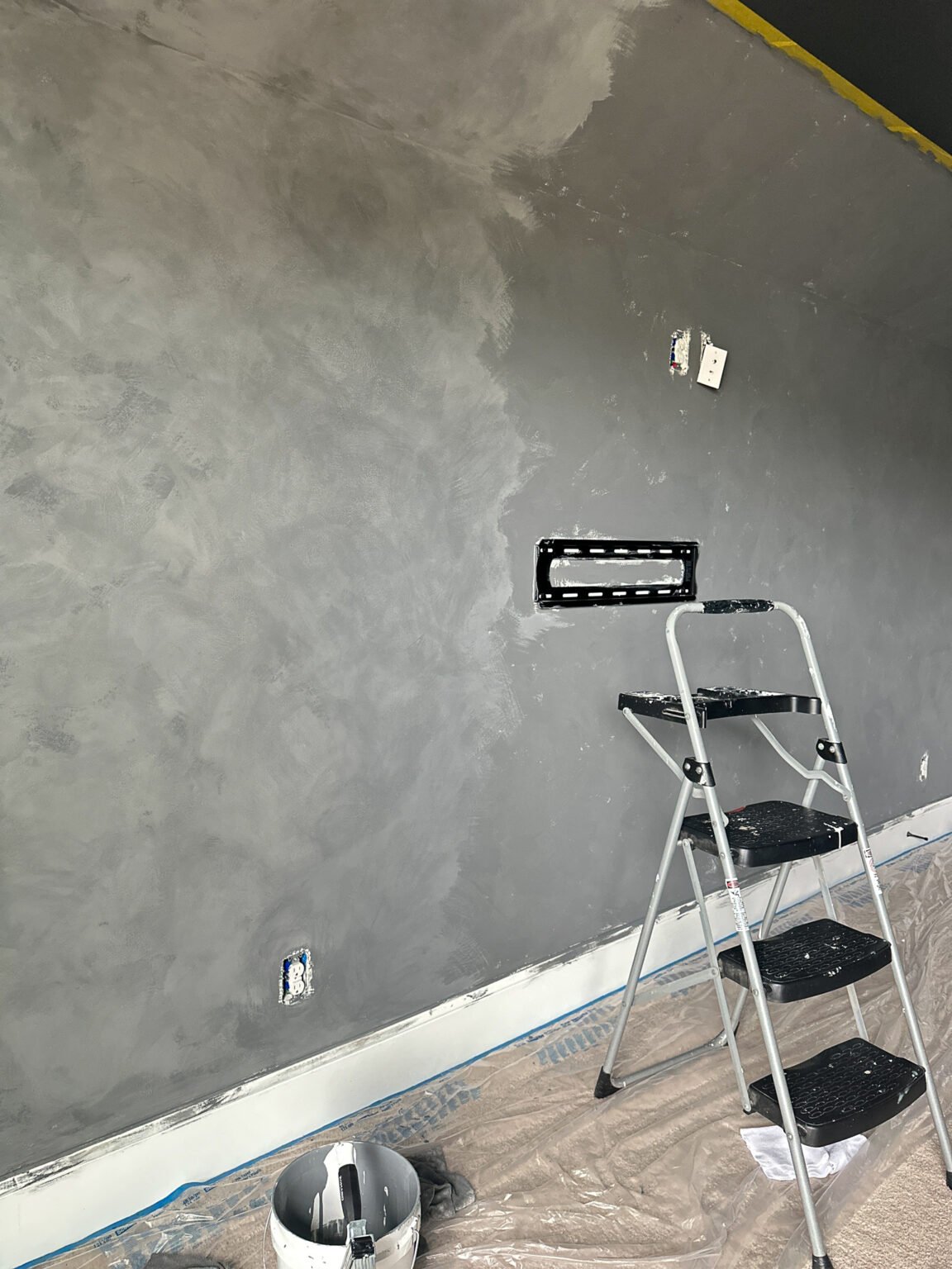 How to create a dramatic monochromatic media room with Romabio Interior